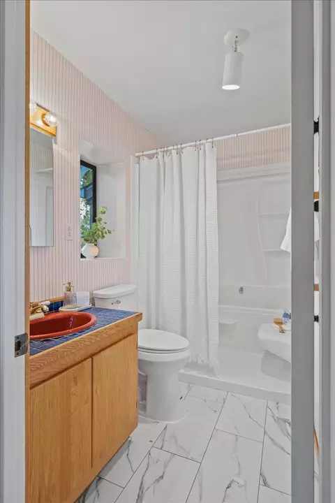 Bath - 7320 Lincoln Ave, Carmichael, CA 95608 photo 2 of 6