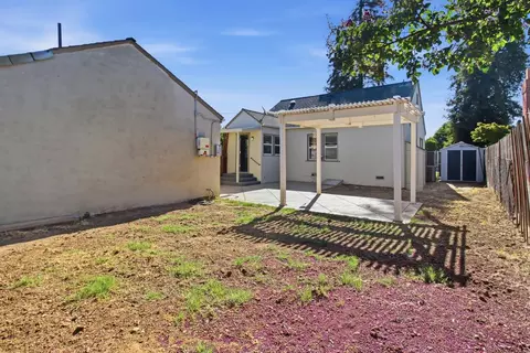 Exterior - 1999 Highland Dr, Merced, CA 95340 photo 8 of 11