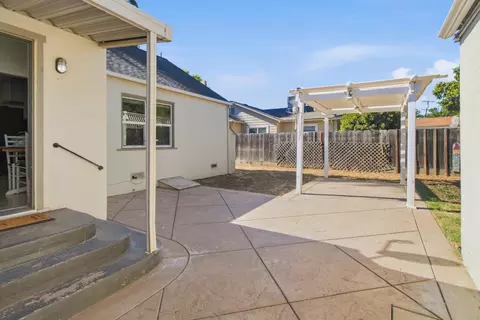 Exterior - 1999 Highland Dr, Merced, CA 95340 photo 10 of 11