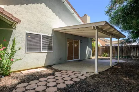 Exterior - 118 Broadview Ln, Winters, CA 95694 photo 6 of 9