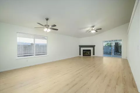 Living - 118 Broadview Ln, Winters, CA 95694 photo 1 of 3
