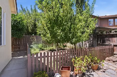 Exterior - 2835 Castleview Dr, Turlock, CA 95382 photo 5 of 8