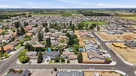 View/Area - 2835 Castleview Dr, Turlock, CA 95382 photo 5 of 10