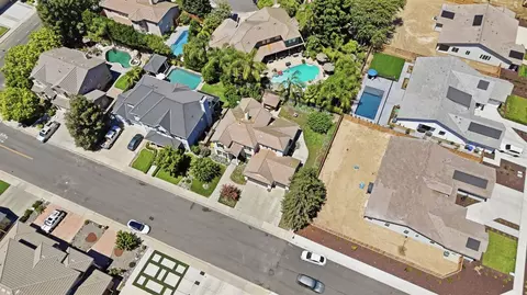View/Area - 2835 Castleview Dr, Turlock, CA 95382 photo 4 of 10