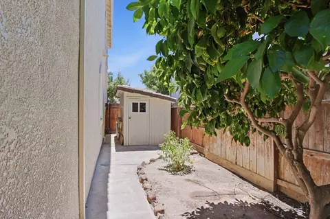 Exterior - 2835 Castleview Dr, Turlock, CA 95382 photo 6 of 8