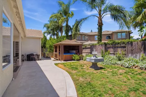 Exterior - 2835 Castleview Dr, Turlock, CA 95382 photo 7 of 8
