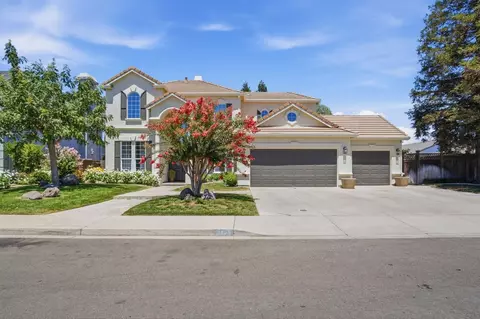 Exterior - 2835 Castleview Dr, Turlock, CA 95382 photo 3 of 8