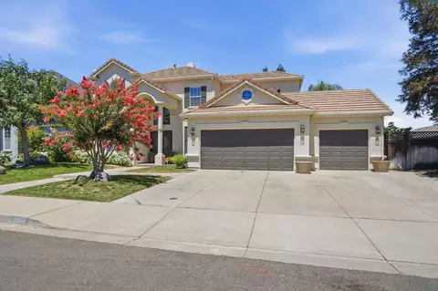 Exterior - 2835 Castleview Dr, Turlock, CA 95382 photo 2 of 8