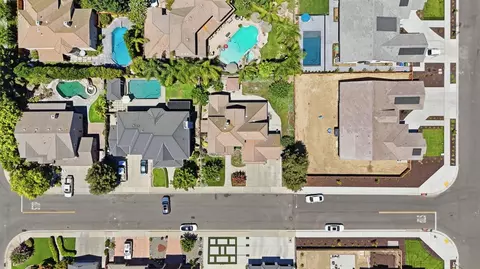 View/Area - 2835 Castleview Dr, Turlock, CA 95382 photo 3 of 10