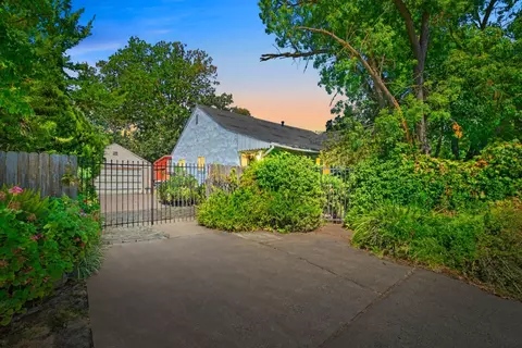 5830 40th St, Sacramento, CA 95824