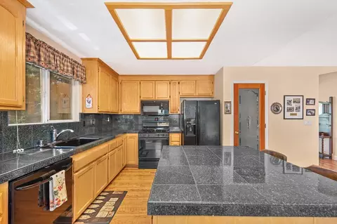 Kitchen - 1975 Union Ridge Rd, Placerville, CA 95667 photo 6 of 9