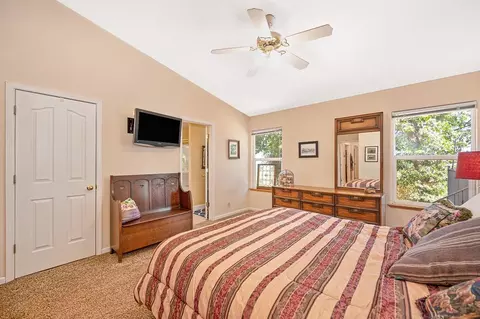 Bedroom - 1975 Union Ridge Rd, Placerville, CA 95667 photo 2 of 7