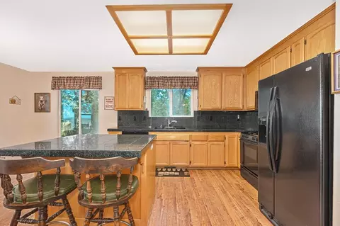 Kitchen - 1975 Union Ridge Rd, Placerville, CA 95667 photo 2 of 9