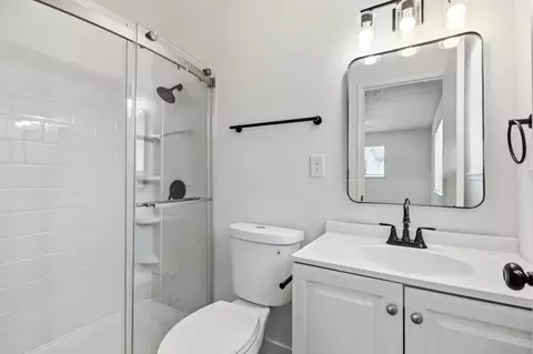 Bath - 1205 I St, Merced, CA 95341 photo 2 of 2