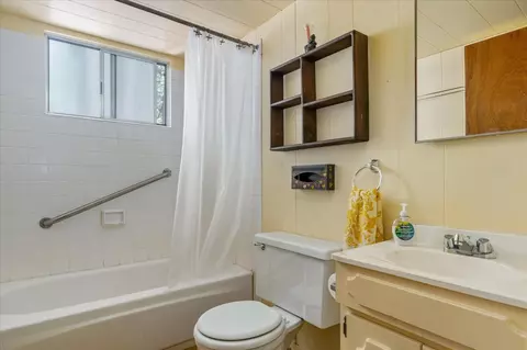 Bath - 1890 Michele Way, Arnold, CA 95223 photo 1 of 2