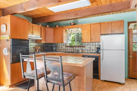 Kitchen - 1890 Michele Way, Arnold, CA 95223 photo 1 of 4