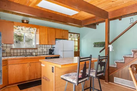 Kitchen - 1890 Michele Way, Arnold, CA 95223 photo 2 of 4