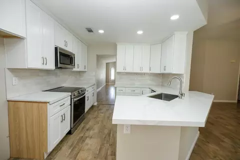 Kitchen - 5409 Danielle Ct, Salida, CA 95368 photo 2 of 6