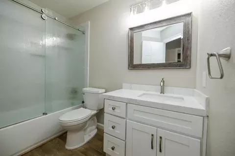 Bath - 5409 Danielle Ct, Salida, CA 95368 photo 5 of 6