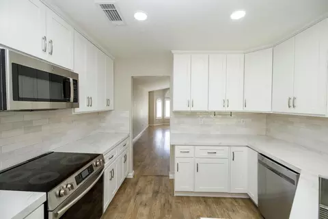 Kitchen - 5409 Danielle Ct, Salida, CA 95368 photo 3 of 6