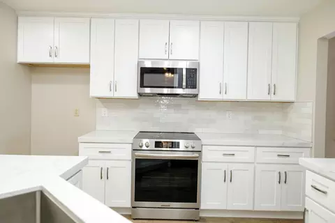 Kitchen - 5409 Danielle Ct, Salida, CA 95368 photo 5 of 6