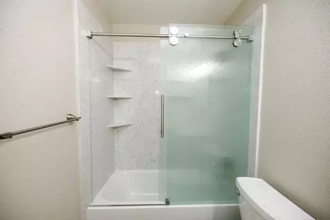 Bath - 5409 Danielle Ct, Salida, CA 95368 photo 6 of 6