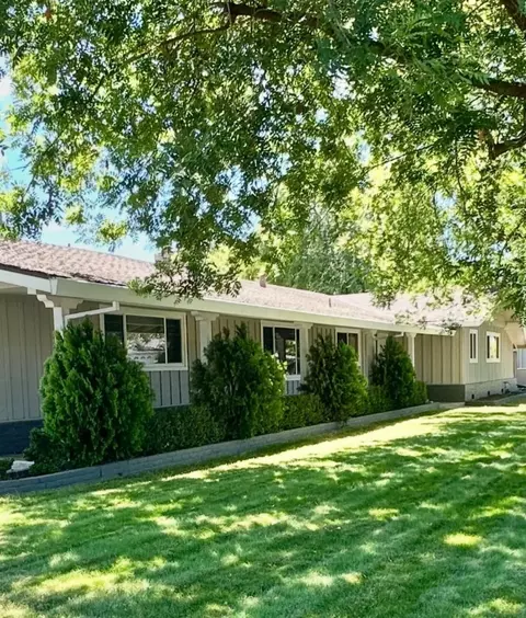 Exterior - 404 Robin Hood, Modesto, CA 95350 photo 2 of 9