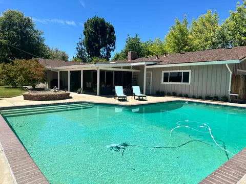 Exterior - 404 Robin Hood, Modesto, CA 95350 photo 6 of 9