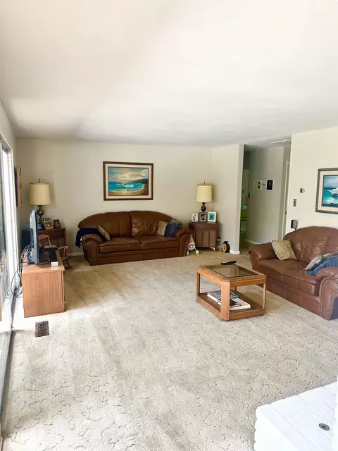 Living - 404 Robin Hood, Modesto, CA 95350 photo 3 of 3