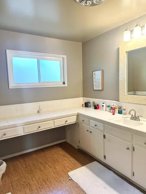 Bath - 404 Robin Hood, Modesto, CA 95350 photo 2 of 3