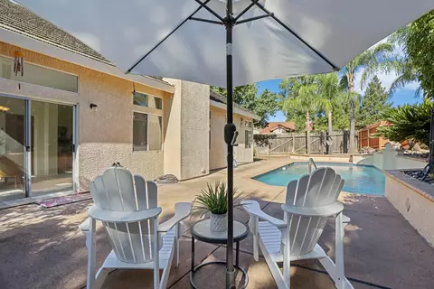9459 Lockeridge, Sacramento, CA 95829
