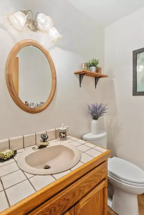 Bath - 1554 Vine Maple, Murphys, CA 95247 photo 3 of 5