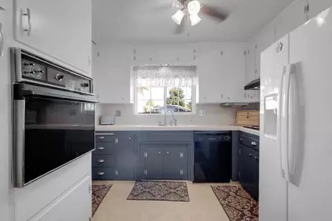 Kitchen - 201 Bruce Ct, Modesto, CA 95350 photo 2 of 3