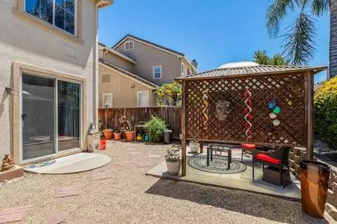 Exterior - 521 Mcdowell Way, Tracy, CA 95377 photo 9 of 17
