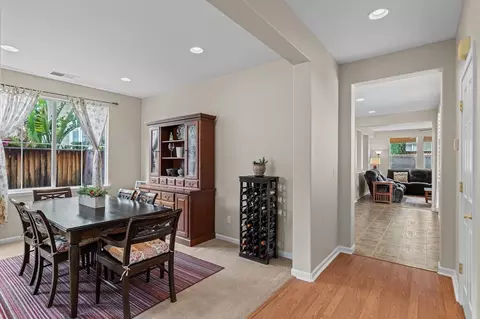 Entry Way - 521 Mcdowell Way, Tracy, CA 95377 photo 3 of 8