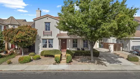 Exterior - 521 Mcdowell Way, Tracy, CA 95377 photo 3 of 17