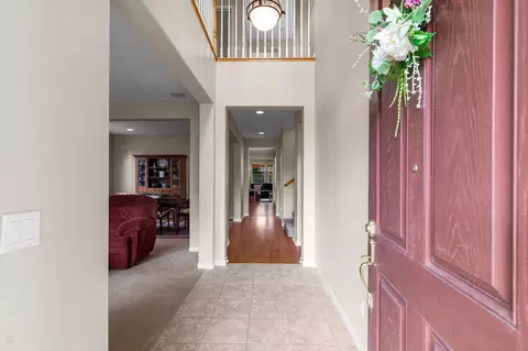 Entry Way - 521 Mcdowell Way, Tracy, CA 95377 photo 1 of 8