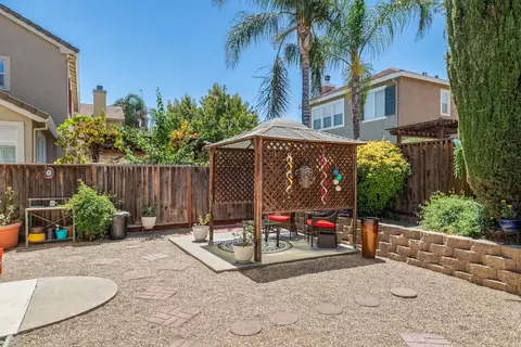 Exterior - 521 Mcdowell Way, Tracy, CA 95377 photo 15 of 17