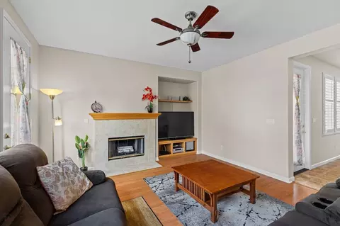 Living - 521 Mcdowell Way, Tracy, CA 95377 photo 3 of 3