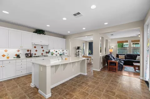 Kitchen - 521 Mcdowell Way, Tracy, CA 95377 photo 1 of 6