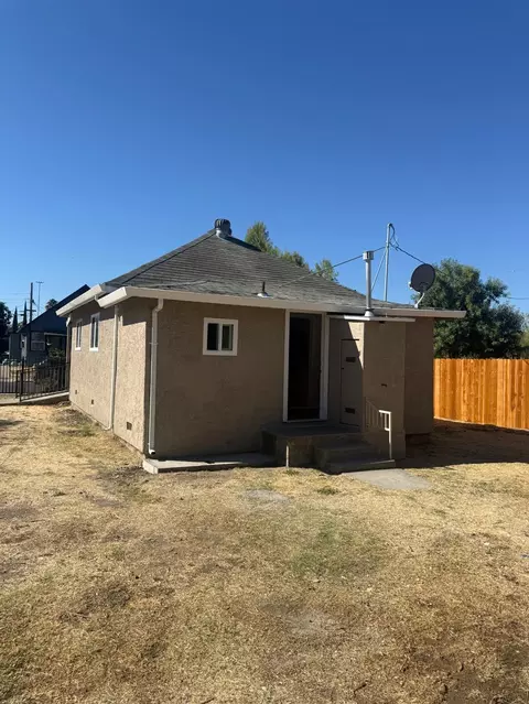Exterior - 2217 E Hazelton Ave, Stockton, CA 95205 photo 8 of 8