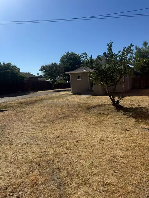 Exterior - 2217 E Hazelton Ave, Stockton, CA 95205 photo 7 of 8