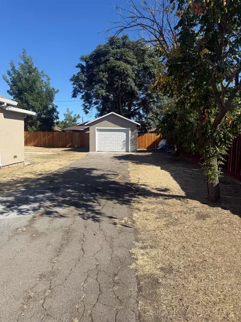 Exterior - 2217 E Hazelton Ave, Stockton, CA 95205 photo 4 of 8