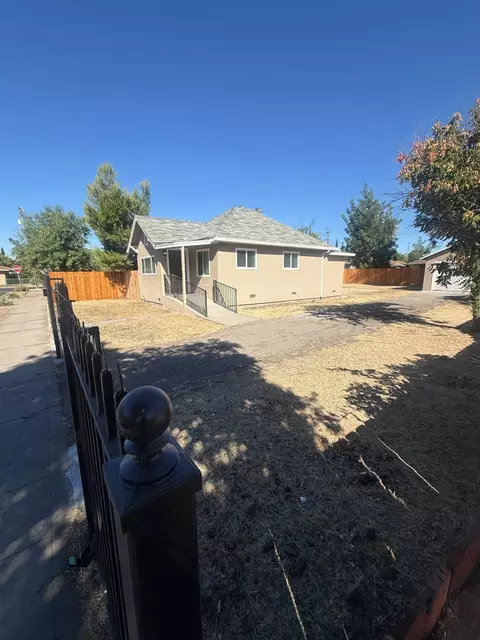 Exterior - 2217 E Hazelton Ave, Stockton, CA 95205 photo 2 of 8