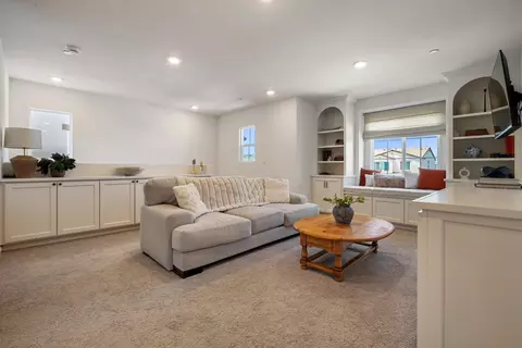 Entry Way - 6422 Maple Leaf Ln, Riverbank, CA 95367 photo 7 of 12