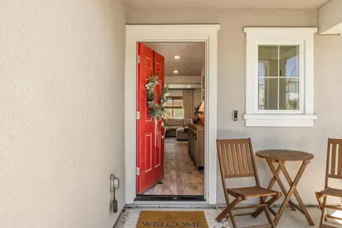 Entry Way - 6422 Maple Leaf Ln, Riverbank, CA 95367 photo 1 of 12