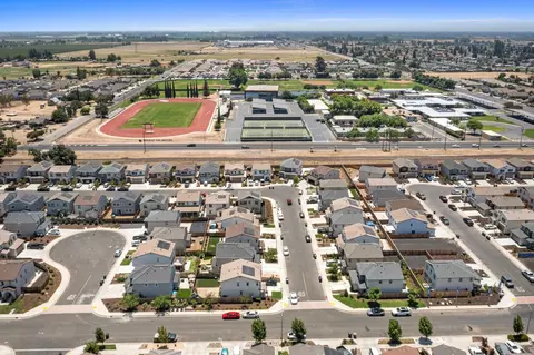 View/Area - 6422 Maple Leaf Ln, Riverbank, CA 95367 photo 6 of 9