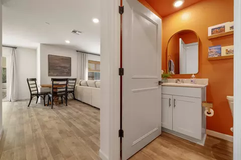 Entry Way - 6422 Maple Leaf Ln, Riverbank, CA 95367 photo 4 of 12
