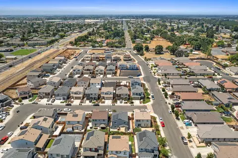 View/Area - 6422 Maple Leaf Ln, Riverbank, CA 95367 photo 3 of 9