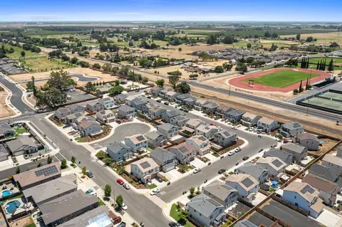 View/Area - 6422 Maple Leaf Ln, Riverbank, CA 95367 photo 7 of 9